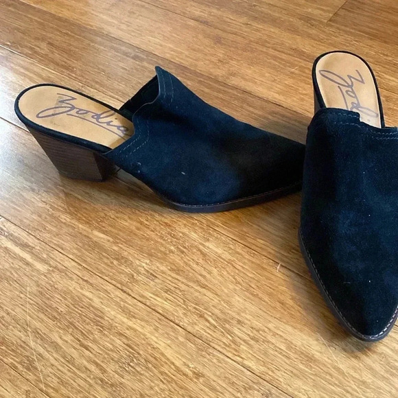 Zodiac women’s size 11 black slide on Leather pointed toe mule - great condition - Picture 1 of 7